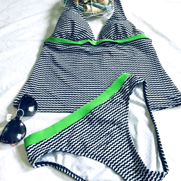 Kenneth Cole Reaction Other - KENNETH COLE REACTION 88% Nylon, 12% Spandex.  SIZ